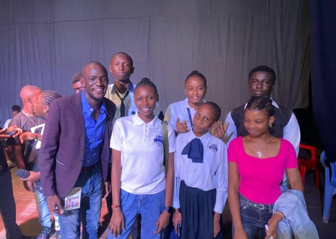 Kisangani – Éducation : « The Quiz », troisième édition – Tiphanie Kalinde Bitondo du Lycée Bilingue Malikiah sacrée championne